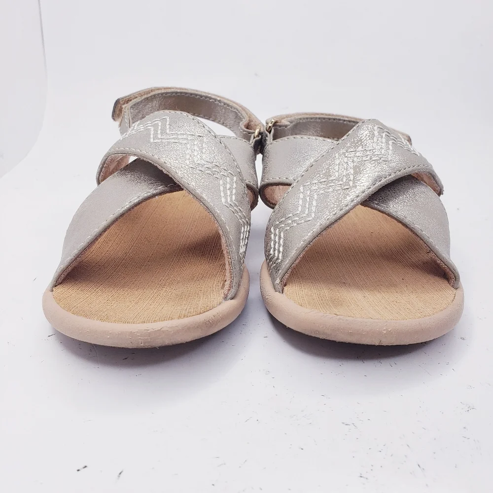 Toms Desert Taupe Shimmer Faux Leather Tiny Viv Sandals Girls Toddler Size 8